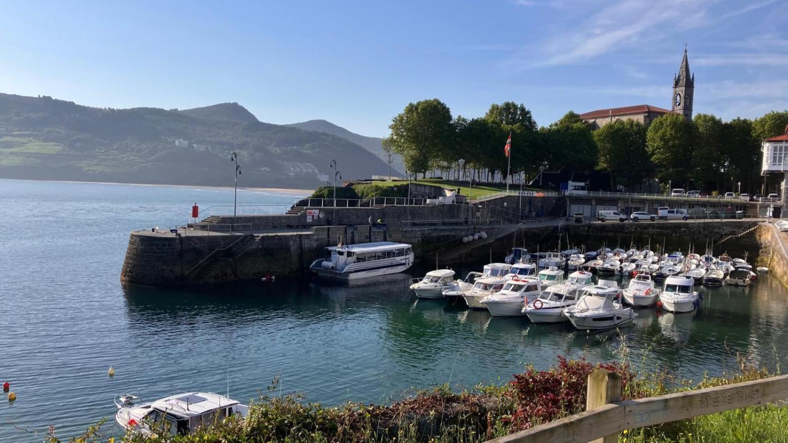 Duplex 122M2, 4 Dormitorios, 2 Banos Completos, Wifi 1Gb Mundaka Bagian luar foto